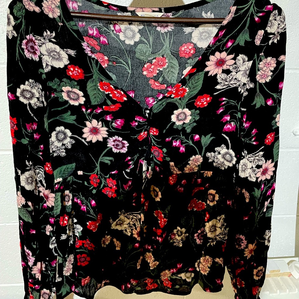 Aeropostale Woman’s XS Rayon floral blouse— never worn—no tags